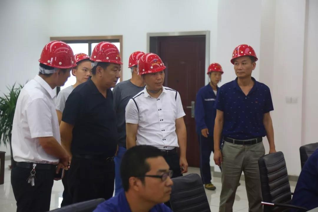 南通市經(jīng)信委張正處長一行到我公司考察學(xué)習(xí)