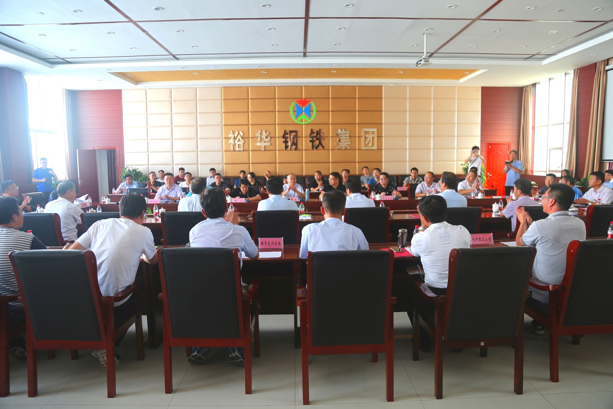 省環(huán)保廳副廳長張桂生一行蒞臨我公司指導(dǎo)調(diào)研分表記電工作