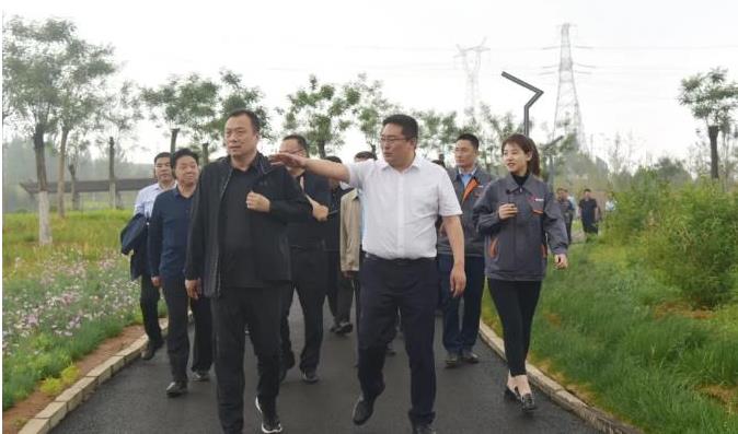 唐山市政府副市長(zhǎng)李貴富一行到裕華鋼鐵考察交流